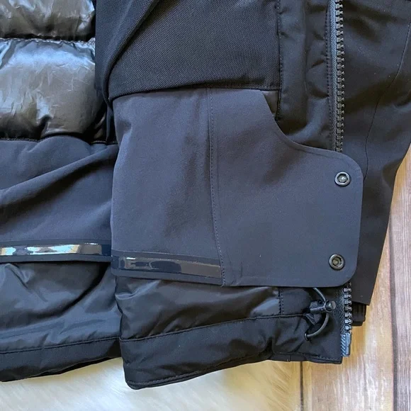 The North Face Women’s DMTR FUTURELIGHT Down Ski Jacket In TNF Black - Picture 9 of 13